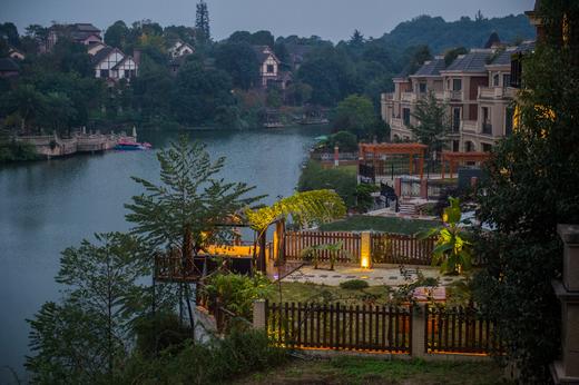 【峨眉山-487号院】6房临湖别墅，聚会轰趴，临湖私家花园、垂钓/钓鱼、暖气、棋牌、影音KTV、厨房……sha 商品图0