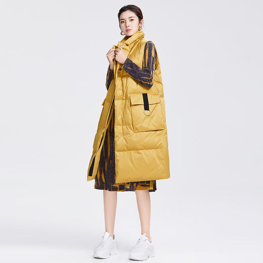 圣三利女装 新款时尚休闲翻领中长款纯色羽绒马甲SL1941499 商品图2