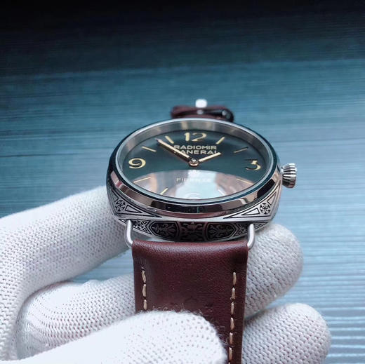 N出品：noobmaker新神器-高版本佛罗伦萨限量版PAM00672震撼登场引领潮流，精工细琢，雕花工艺全新升级，整表采用316精钢雕刻，纹路圆润清晰，极具历史感与复古色彩！ 商品图10