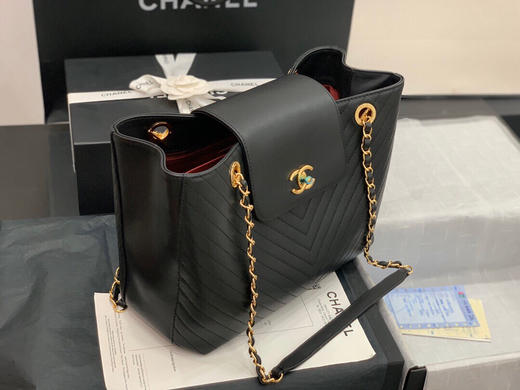秋冬特价💰1290 原单香奈儿 CHANEL 尺寸：32X22X13CM 2020年秋冬新款92905 V字购物袋，原版牛皮制作 商品图5