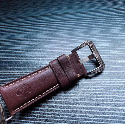 N出品：noobmaker新神器-高版本佛罗伦萨限量版PAM00672震撼登场引领潮流，精工细琢，雕花工艺全新升级，整表采用316精钢雕刻，纹路圆润清晰，极具历史感与复古色彩！ 商品图8