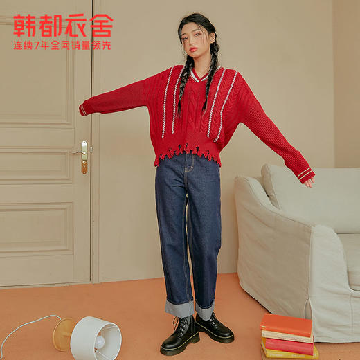 韩都衣舍新年毛衣红色女2021春新款V领宽松慵懒针织衫RE7448 商品图3