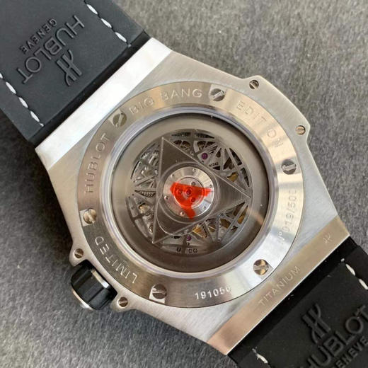宇舶恒宝全新"豪华版"big bang刺青满钻腕表,终于上线啦!