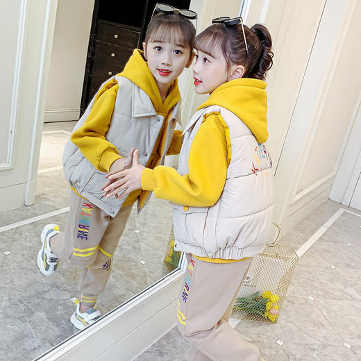 KYM-DM-82216新款女童韩版时尚洋气马甲卫衣裤子三件套TZF 商品图1
