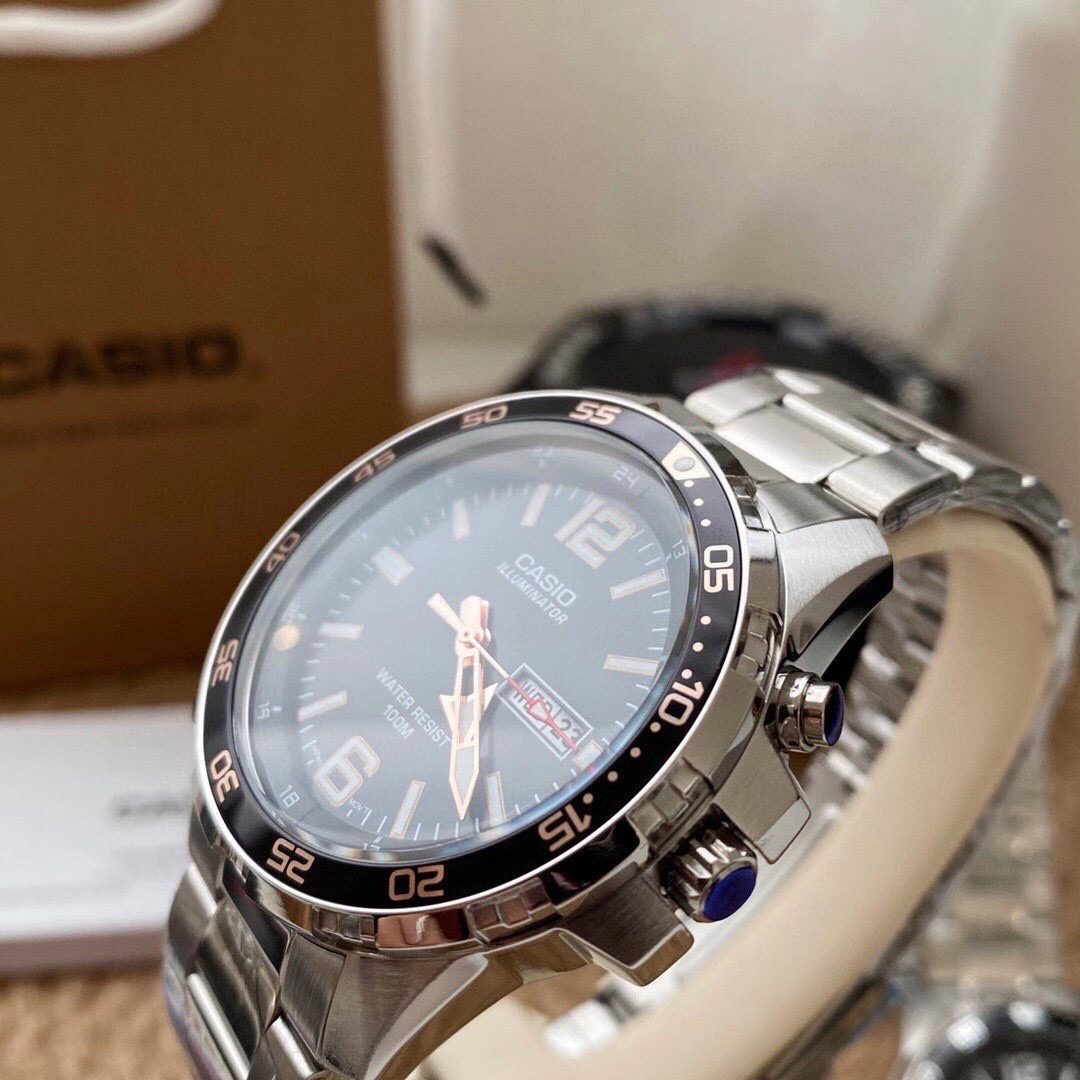 卡西欧水鬼mtd-1079d系列石英腕表 大表盘显示清晰,走时精准确,商务