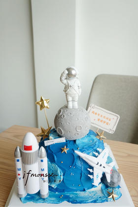 「男孩」深蓝色宇航员