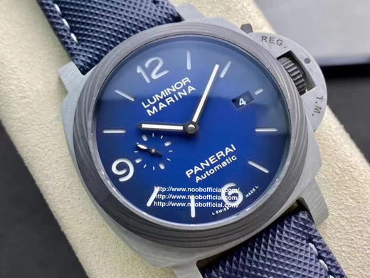 VS沛na海pam1663，44mm碳纤维横纹质地表壳，渐变“烟熏蓝”面盘，男士腕表，尼龙表带，自动机械机芯密底，整个手表基于正品original原版开模的super copy版本，做工精细打磨精良❕ 商品图1