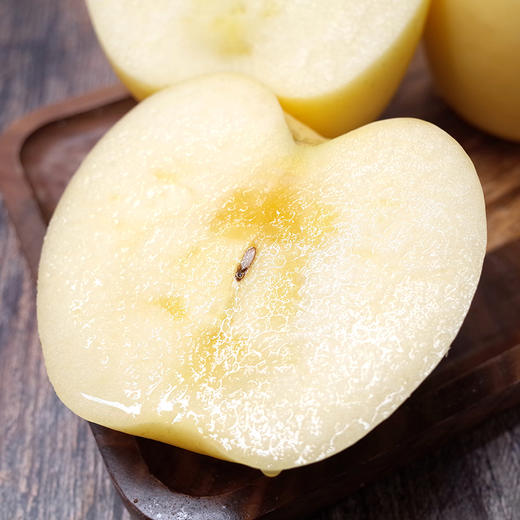 【晚45天下树】烟台精品奶油富士 非黄金帅 脆香可口 多汁味浓 大山的宠儿苹果 商品图3