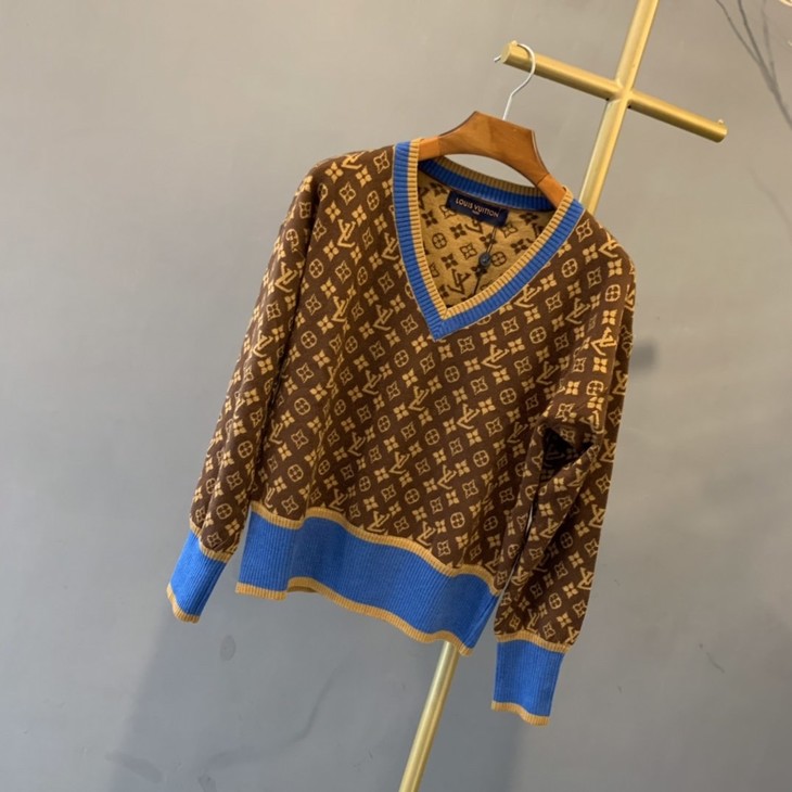大牌来了lv秋冬系列复古老花logov领毛衣太好看了