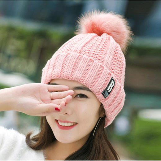 【韩版时尚毛球帽】冬季潮ins时尚百搭毛球帽加厚护耳骑车保暖针织帽 商品图9