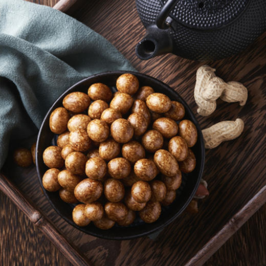 好嘴到鱼皮花生  |  小火慢慢烤制而成，不含黄曲霉素。酱油色，香、酥、脆，不腻口，看起来老大一罐子，办公桌前不时抓一把，不消半晌，半罐子没了！ 商品图1