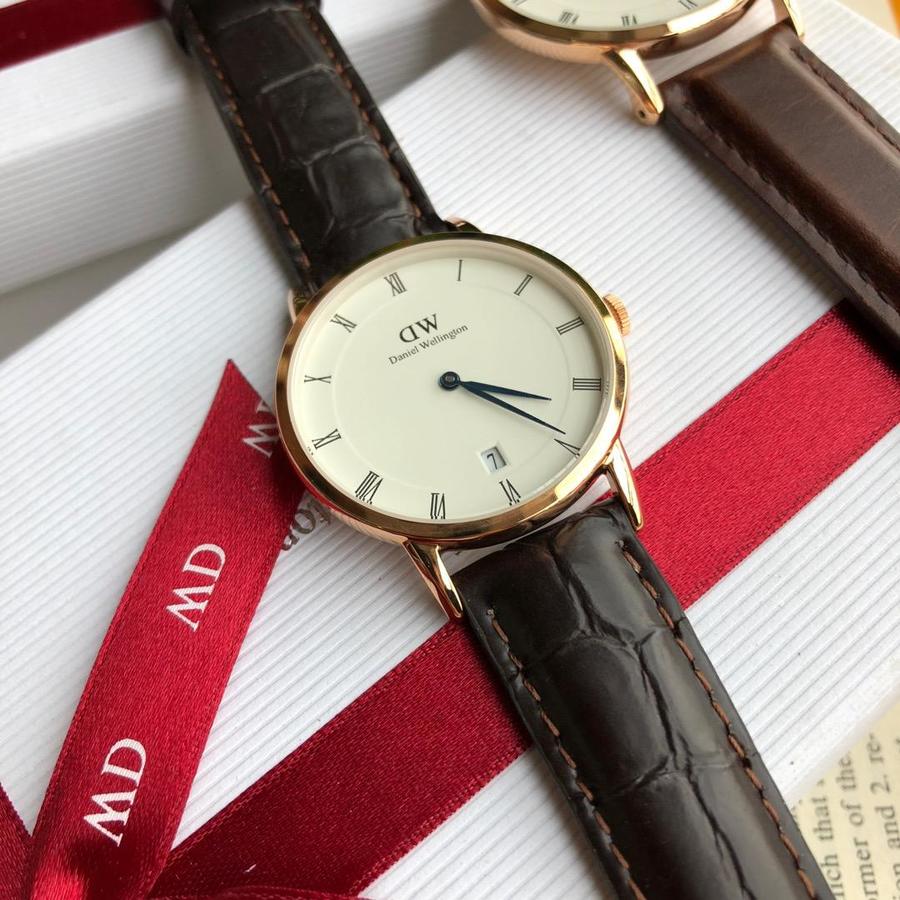 dw皮带款 蓝针日历款手表
