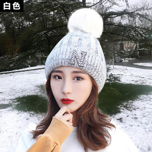 【韩版时尚百搭】冬季毛线帽子女ins钻石加厚护耳骑车防风保暖针织帽 商品图5