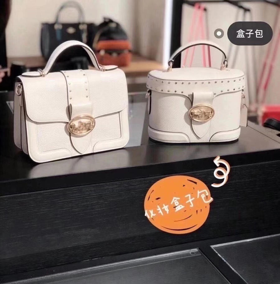 coach georgie 新款盒子包 铆钉白色有现货