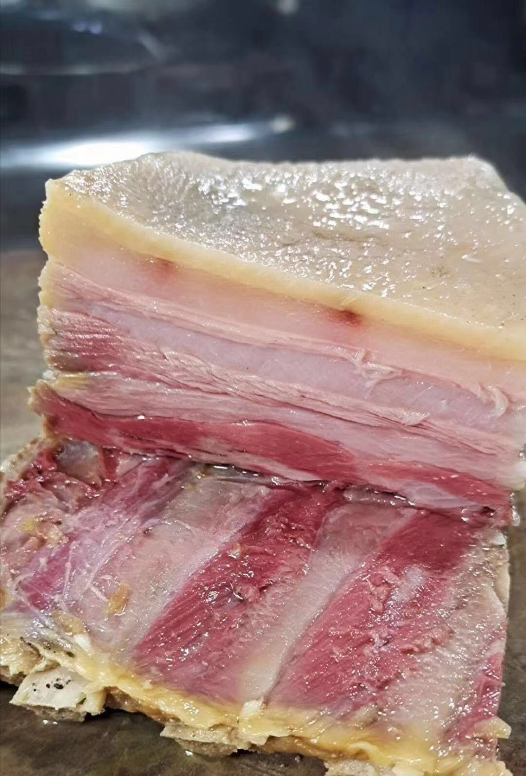 安徽刀板香腊肉1斤装左右2斤装左右去除边角料选用核心肥瘦适中的