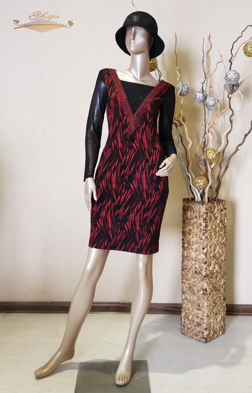 【特惠】YIQU |“国色天香”连身裙（黑红）PT 商品图0