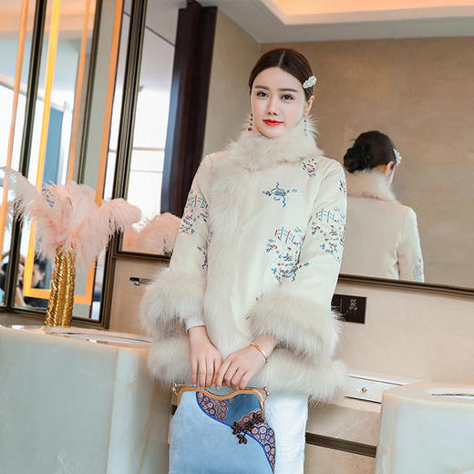 OG-99646高级刺绣毛领中国风加厚棉服 商品图1