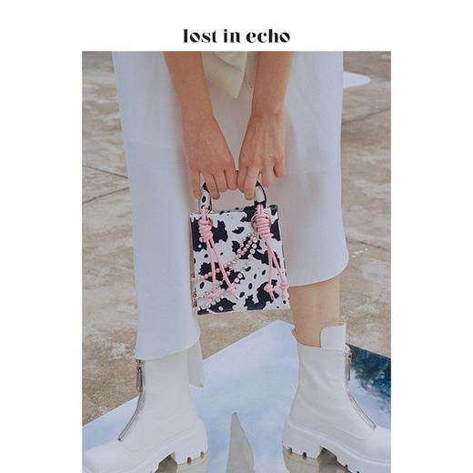 lost in echo绑带金属环扣小包奶牛纹 商品图0