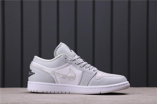 乔丹/Air JordanAJ1 aj1 乔丹1代 乔1 乔丹1代中帮系列 Air Jordan 1 Mid SE货号：DC9036-100    乔1低帮白灰 商品图2