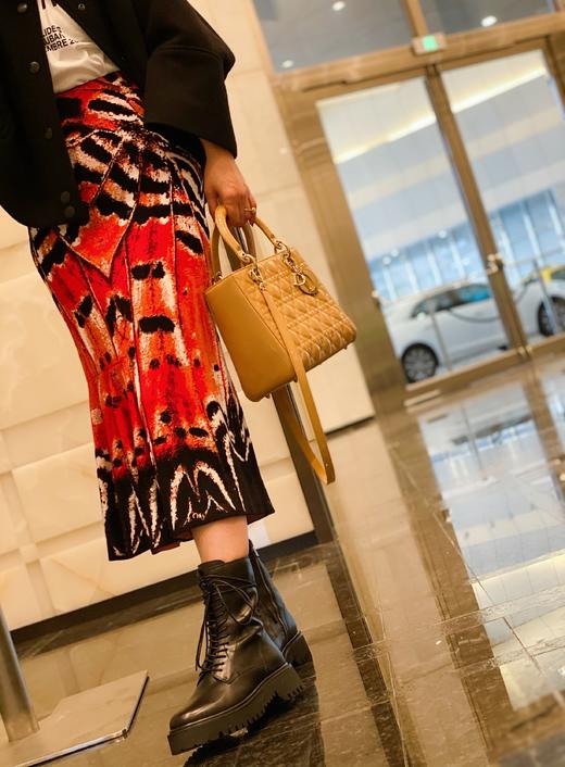 westory2020冬季新款短邦马丁靴W20DC8051101B 商品图1