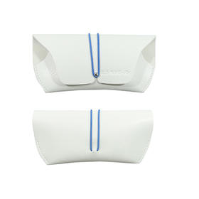 2.5新视代 白色镜盒镜布