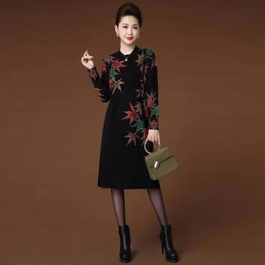 YQ-OU6663 妈妈装秋冬季新品宽松遮肉长款毛衣打底裙子印花针织连衣裙 商品图1