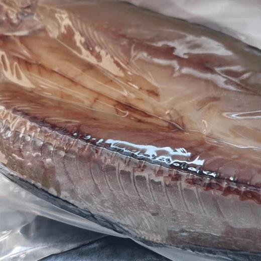 鲅鱼干晒好了，淡盐 干度好，大连湾渔家自晒鲅鱼干，全部用当地船冻10月份以后的鲅鱼晒的，自然晾晒两天，品质特别好 ，肉厚，一点不咸，又香又好吃😋收到货需冷冻保存，全国包邮（偏远地区除外） 商品图6