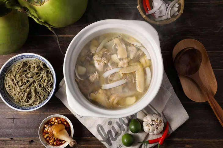 海南椰子鸡汤套餐吃椰子长大的鸡喂满180天出锅就是海南味顺丰包邮