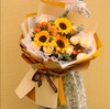 诗成花意     11朵香槟玫瑰，3朵向日葵，尤加利搭配（3035） 商品缩略图0