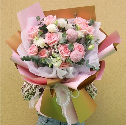 花好月圆   11朵戴安娜玫瑰，2朵乒乓菊，桔梗尤加利搭配（3042） 商品图0