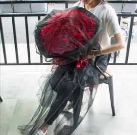 非你不可    99朵红玫瑰，黑纱搭配（3051）