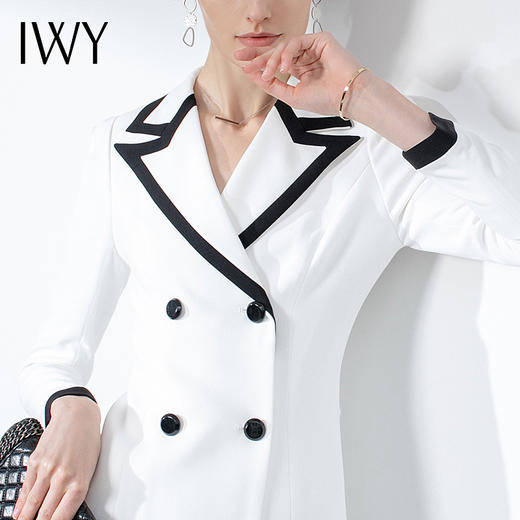 IWY/白色长袖连衣裙NQ18-W 商品图1