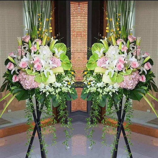 开业吉利（单）      绣球，百合，剑兰，緑掌，洋兰，跳舞兰，三角架花篮（3062） 商品图0