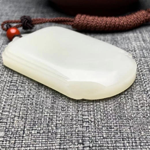 精品新疆和田玉籽料平安无事牌