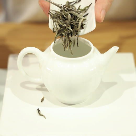 2012年涵香白牡丹罐装150g 商品图2