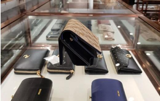 奥莱GG Supreme蜜蜂印花卡片两折钱包（508757 9F26G 8319）JPY带授权招加盟代理 商品图2