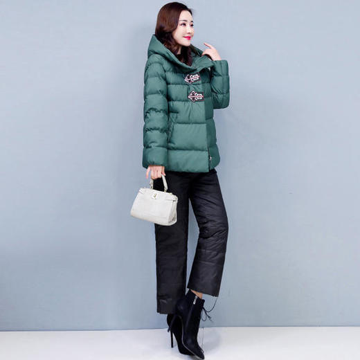 WZNH-ASG2067时尚气质保暖连帽修身羽绒棉棉衣两件套 商品图3