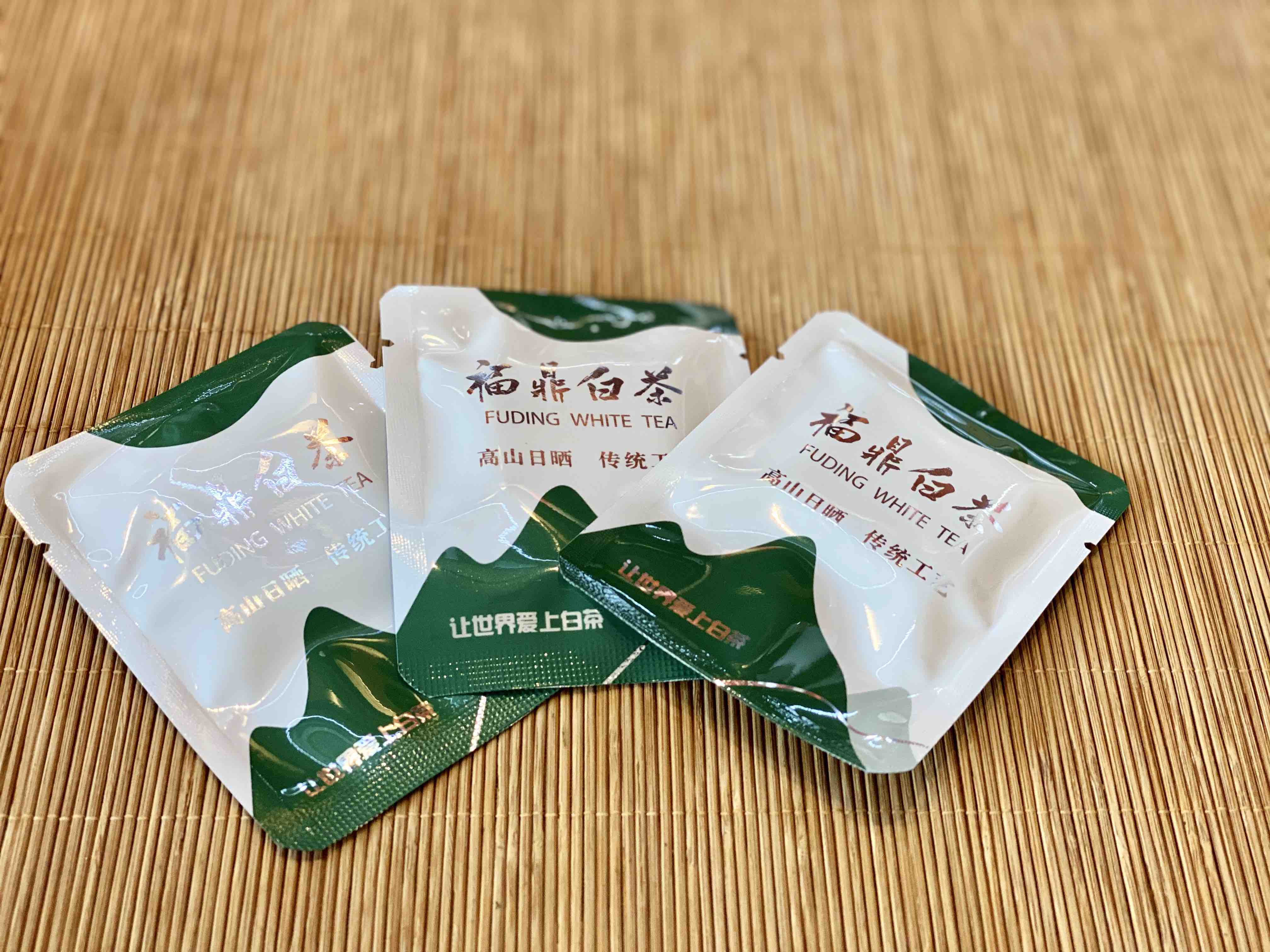 福鼎白茶小饼干荒野花香白茶750g120片花香水甜清香四溢沁人心脾