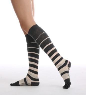 《15送1》华威特秋冬新款全棉长筒瑜伽五指袜 商品图7