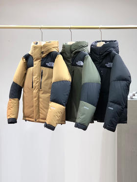 北面三色连帽短款鹅绒服