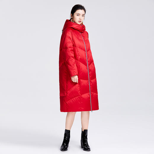 SAINT L’UCK/圣媛女装 新款新年红绗缝连帽长款羽绒服SA420S52 商品图4
