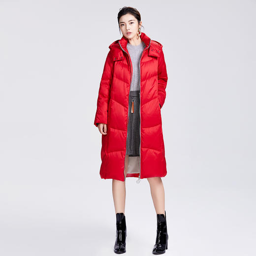 SAINT L’UCK/圣媛女装 新款新年红绗缝连帽长款羽绒服SA420S52 商品图1