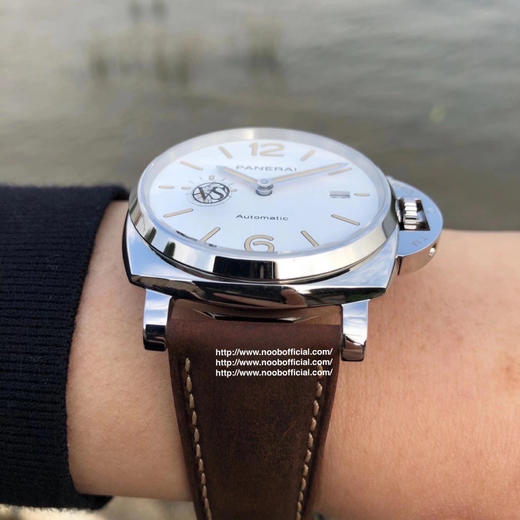 VS新品：沛呐海 Luminor Due 庐米诺杜尔-42毫米PAM1046 超级纤薄表壳 经典三文治米色表盘，上手舒适，不厚重男女均可佩戴！情侣腕表首选～ 商品图3