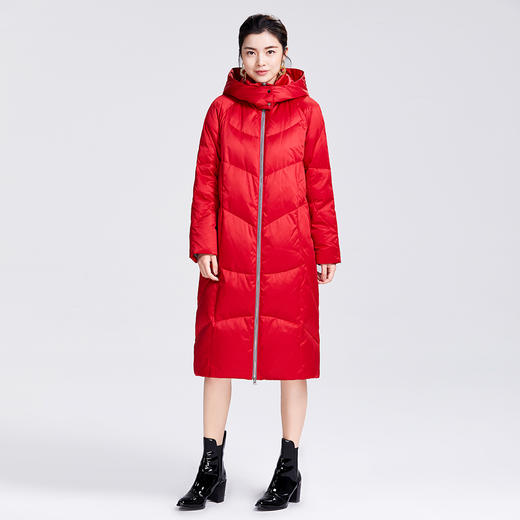 SAINT L’UCK/圣媛女装 新款新年红绗缝连帽长款羽绒服SA420S52 商品图3