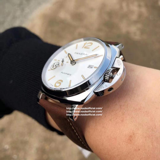 VS新品：沛呐海 Luminor Due 庐米诺杜尔-42毫米PAM1046 超级纤薄表壳 经典三文治米色表盘，上手舒适，不厚重男女均可佩戴！情侣腕表首选～ 商品图4