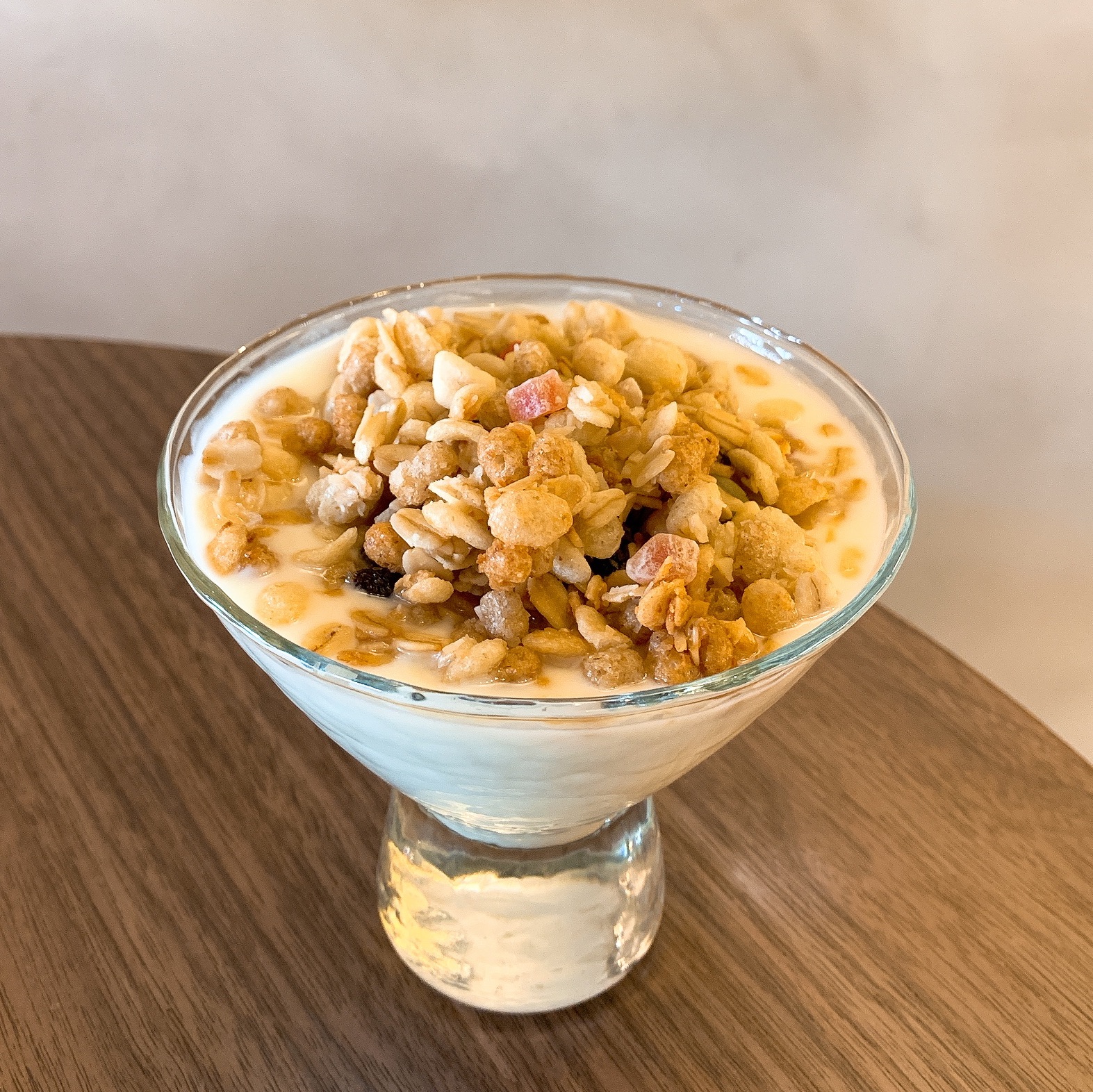 北海道卡乐B水果麦片酸奶杯