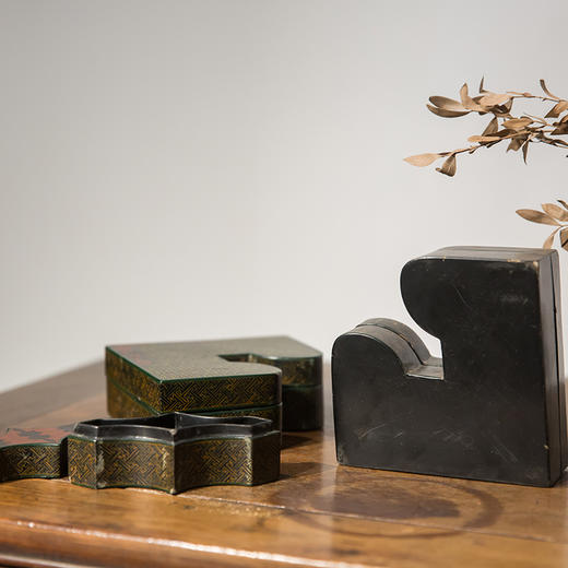 清乾隆 大漆描彩方胜盒 商品图4