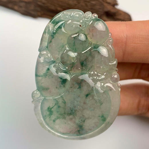 派瑞翡翠 翡翠挂件 糯冰种 飘蓝花 商品图3