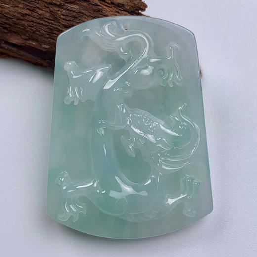 派瑞翡翠 翡翠挂件 糯种 淡绿色 商品图0