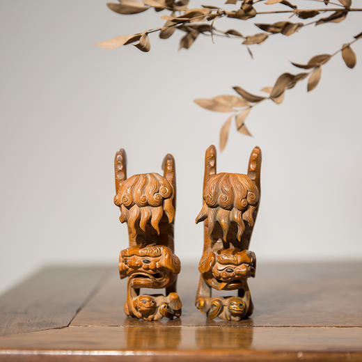 清代  黄杨木雕太师少师镇纸（一对） 商品图0